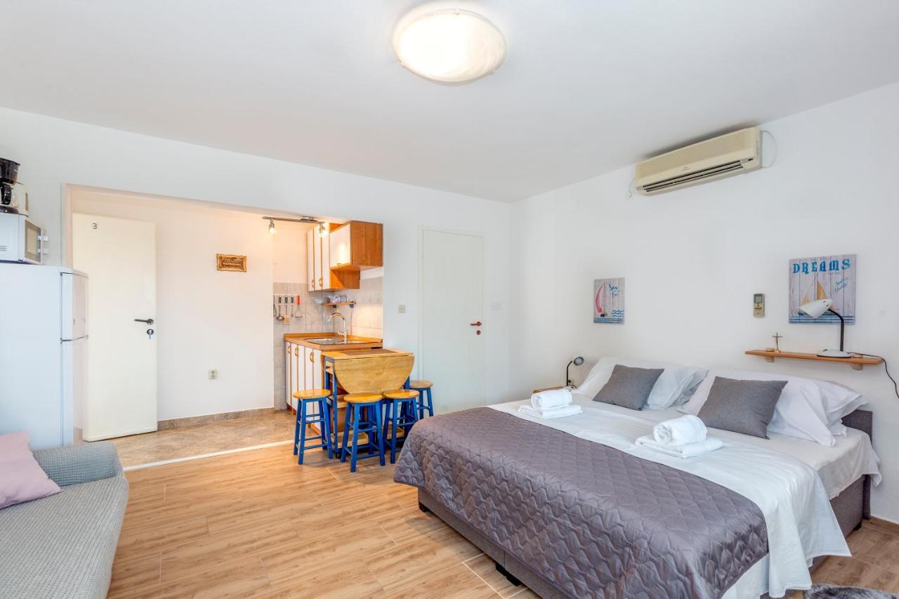 Apartmani Luky カルロバッグ エクステリア 写真