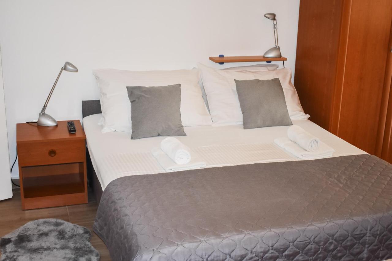 Apartmani Luky カルロバッグ エクステリア 写真