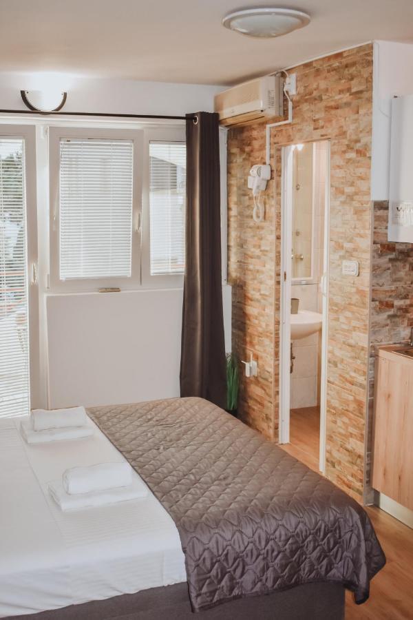 Apartmani Luky カルロバッグ エクステリア 写真