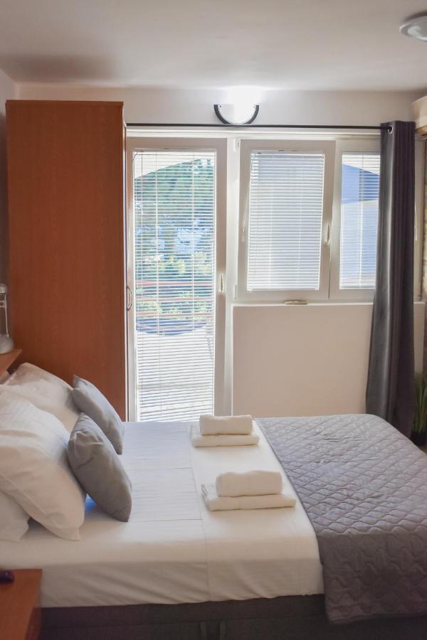 Apartmani Luky カルロバッグ エクステリア 写真